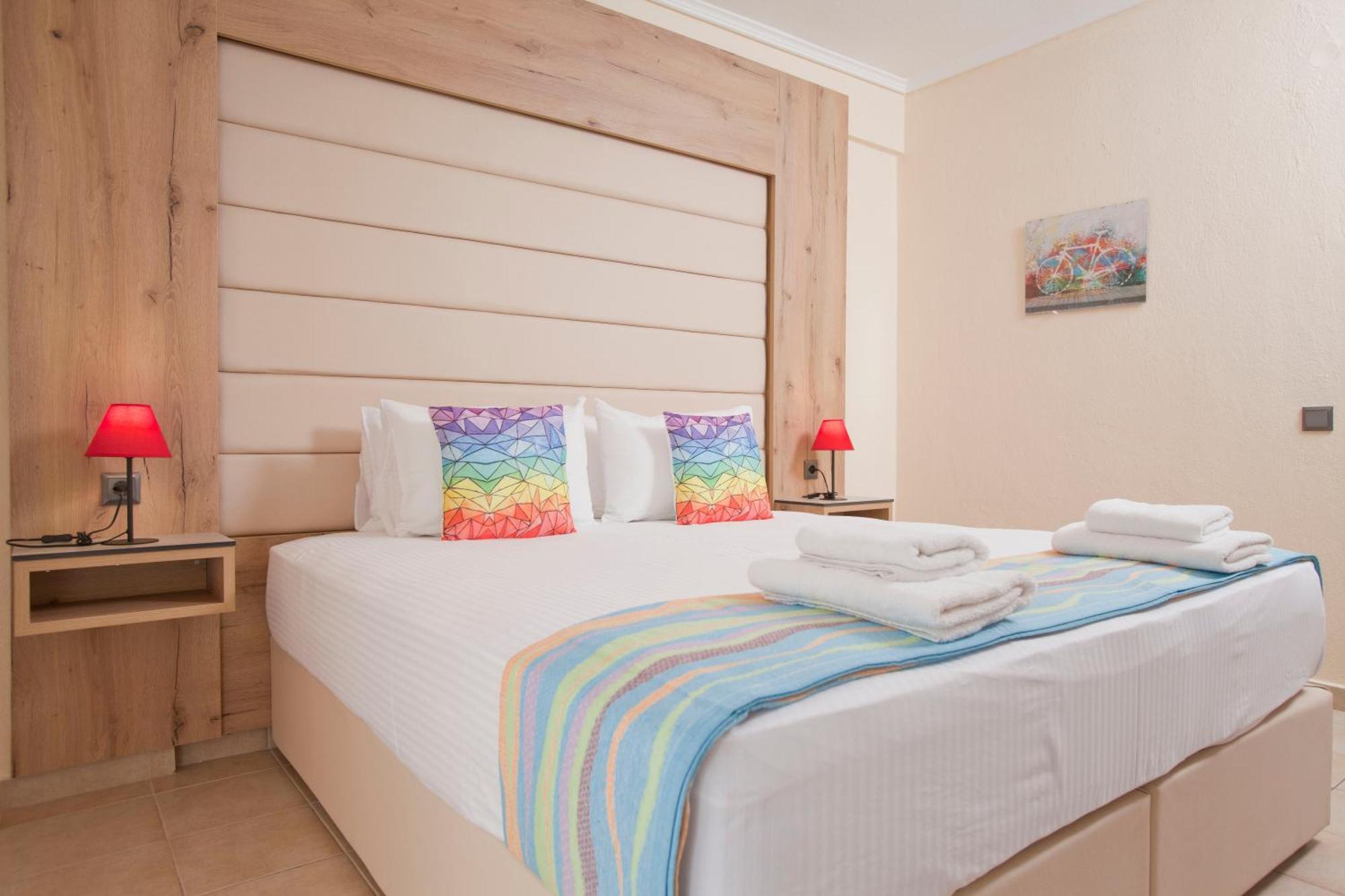 Seven Heaven Premium Suites Салоники Экстерьер фото